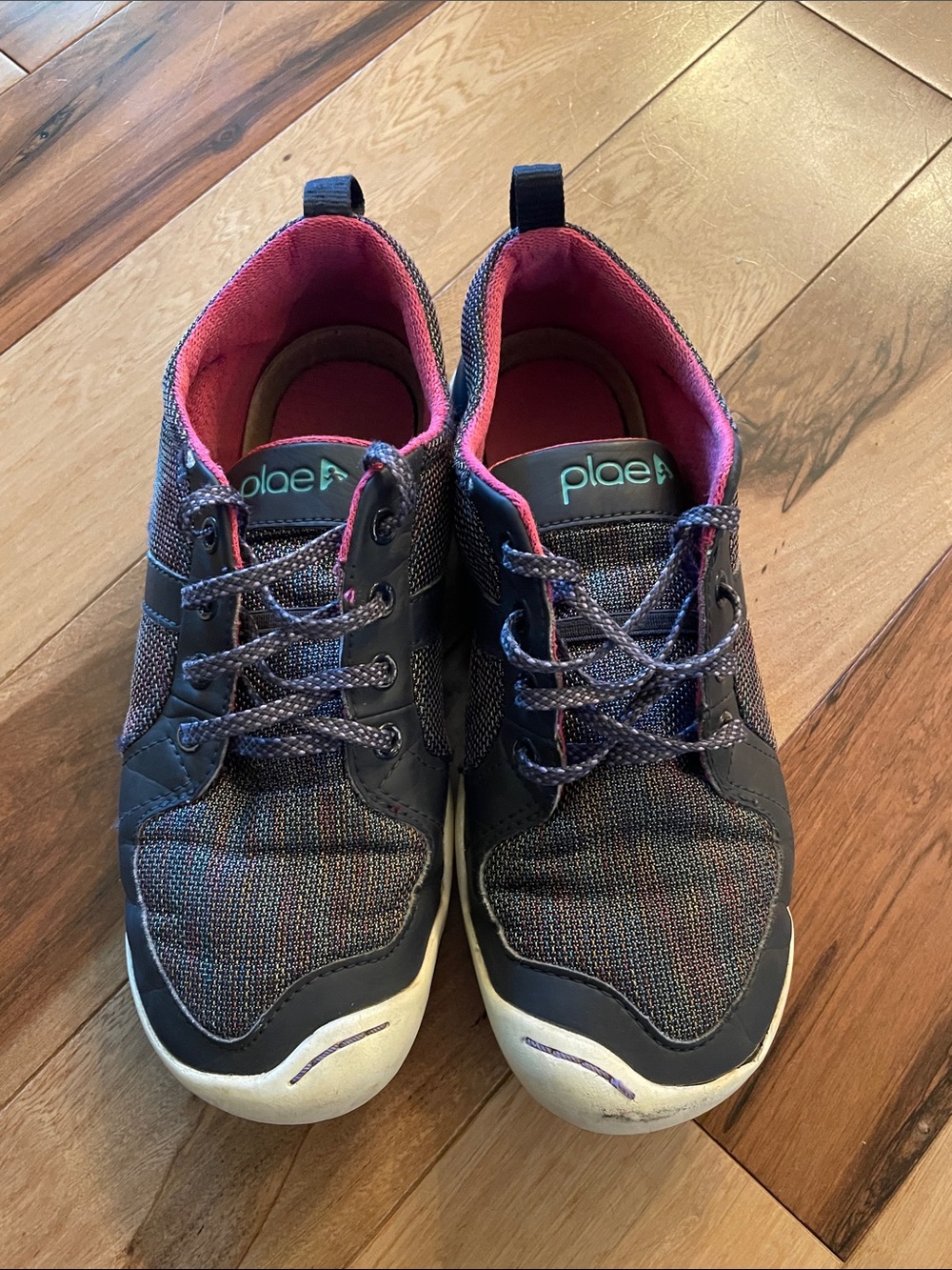 Size 2 Plae Miles Shoes in Titanium Quartz